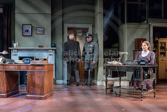 2021-11-30 PBD 'The People Downstairs' DR-1232