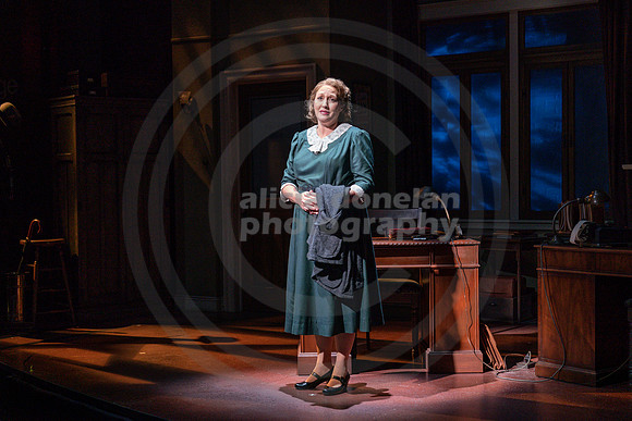 2021-11-30 PBD 'The People Downstairs' DR-462