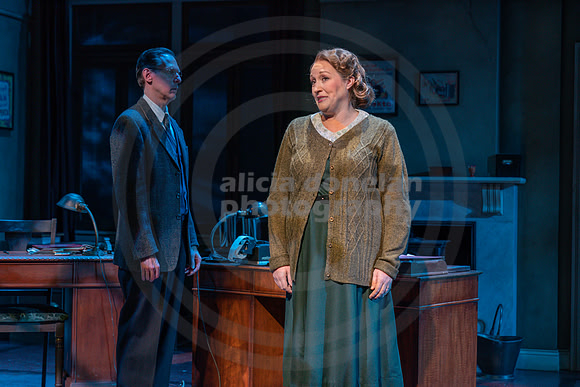 2021-11-30 PBD 'The People Downstairs' DR-633